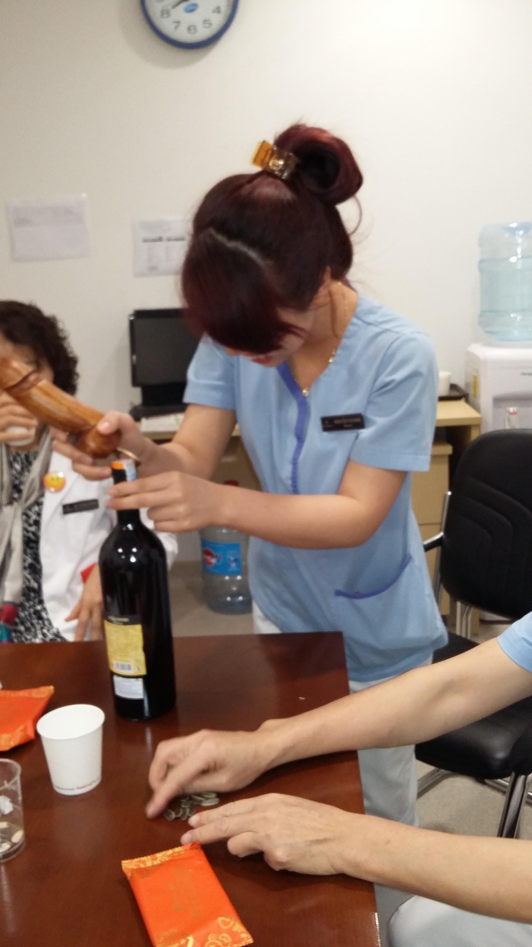Giải tỏa thắc mắc đeo đẳng rất lâu bằng mỗi việc xem tiktok của bs Hưng